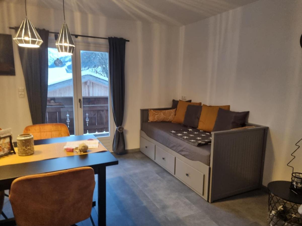 ניוסטיפט אים סטובאיטל Haus Schoenblick מראה חיצוני תמונה