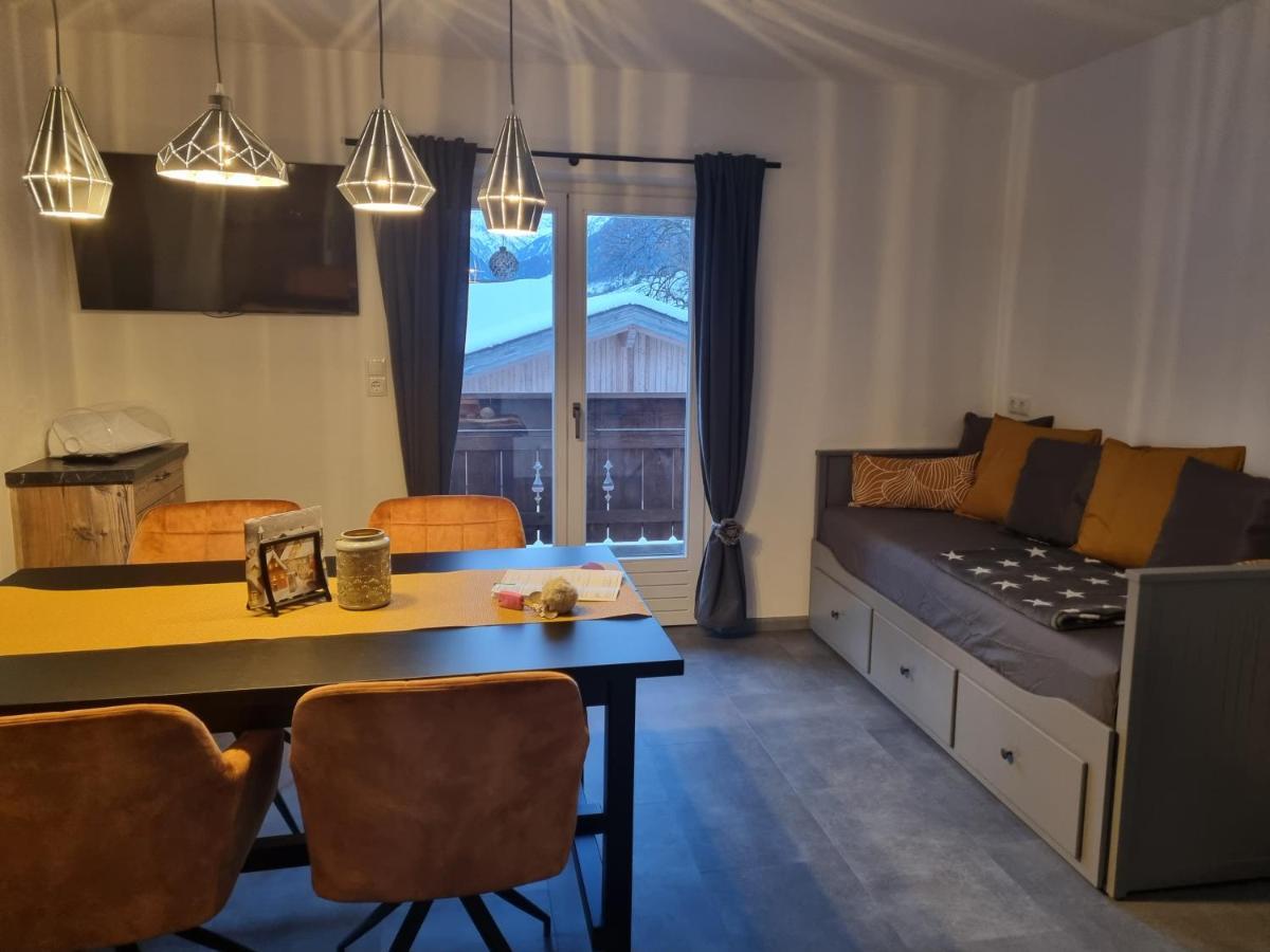 ניוסטיפט אים סטובאיטל Haus Schoenblick מראה חיצוני תמונה