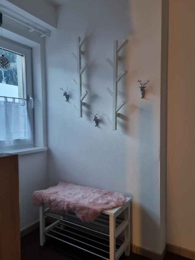 ניוסטיפט אים סטובאיטל Haus Schoenblick מראה חיצוני תמונה