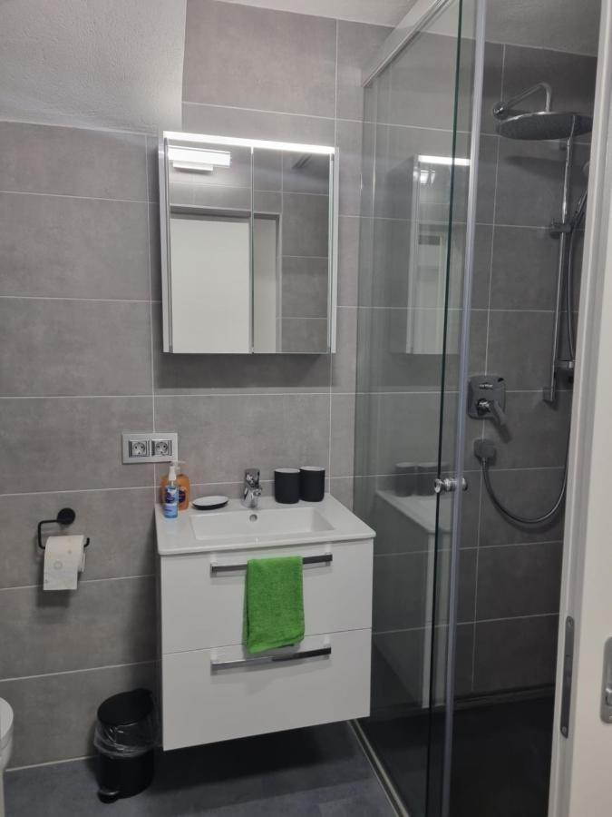 ניוסטיפט אים סטובאיטל Haus Schoenblick מראה חיצוני תמונה