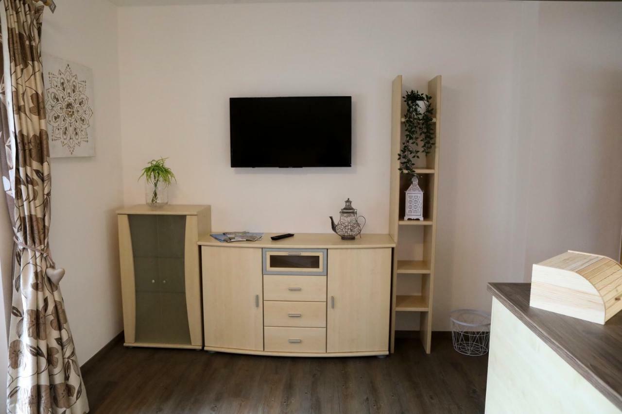 ניוסטיפט אים סטובאיטל Haus Schoenblick מראה חיצוני תמונה